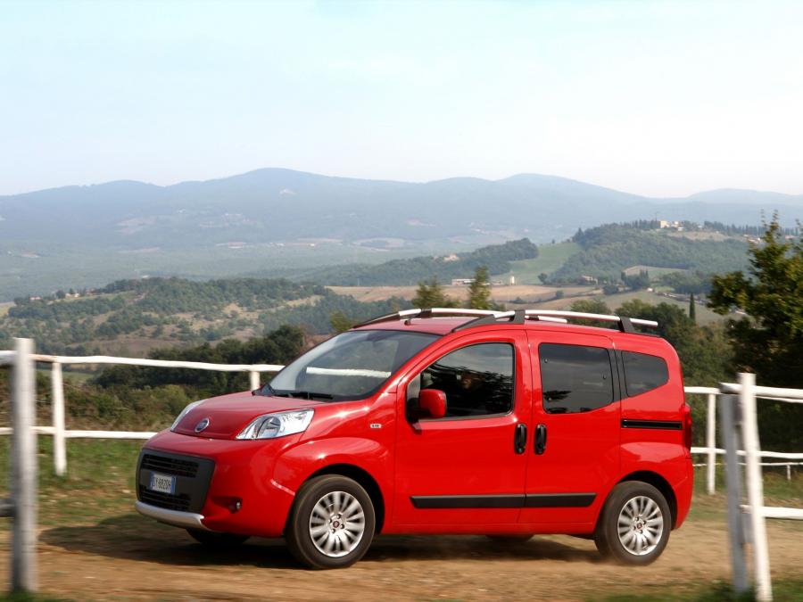  Fiat Qubo Trekking 2009 года  (фото 2 из 16)